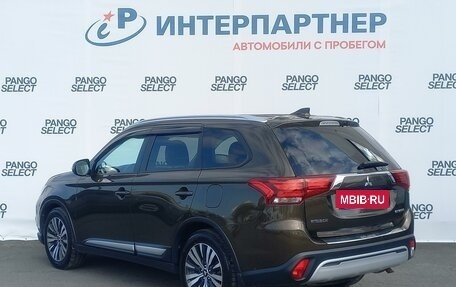 Mitsubishi Outlander III рестайлинг 3, 2019 год, 2 520 000 рублей, 7 фотография