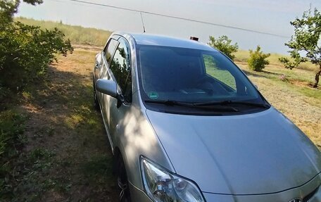 Toyota Auris II, 2009 год, 750 000 рублей, 2 фотография