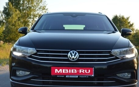 Volkswagen Passat B8 рестайлинг, 2019 год, 2 890 000 рублей, 2 фотография