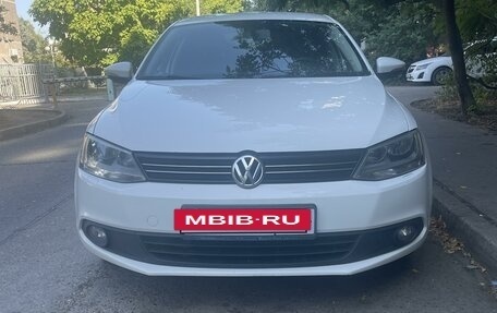 Volkswagen Jetta VI, 2012 год, 1 190 000 рублей, 3 фотография