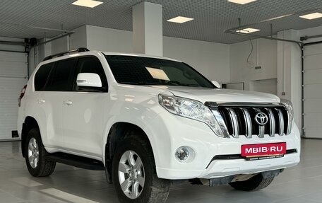 Toyota Land Cruiser Prado 150 рестайлинг 2, 2015 год, 3 485 000 рублей, 3 фотография