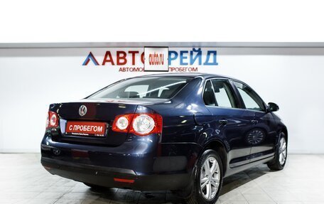 Volkswagen Jetta VI, 2010 год, 689 000 рублей, 2 фотография