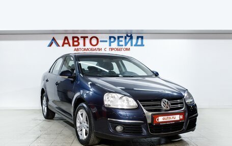 Volkswagen Jetta VI, 2010 год, 689 000 рублей, 3 фотография