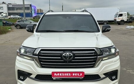 Toyota Land Cruiser 200, 2018 год, 7 999 000 рублей, 2 фотография