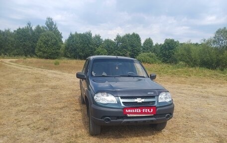 Chevrolet Niva I рестайлинг, 2013 год, 550 500 рублей, 3 фотография