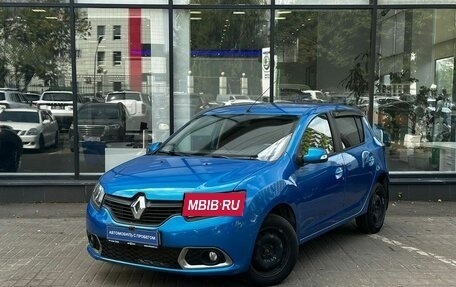 Renault Sandero II рестайлинг, 2016 год, 872 000 рублей, 1 фотография