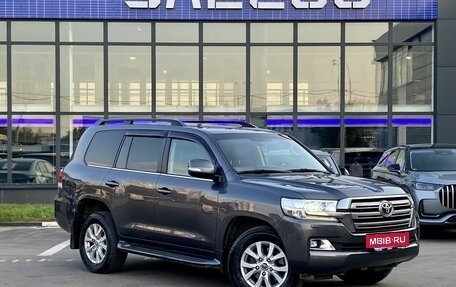 Toyota Land Cruiser 200, 2015 год, 5 831 300 рублей, 3 фотография