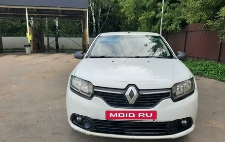 Renault Logan II, 2017 год, 560 000 рублей, 2 фотография