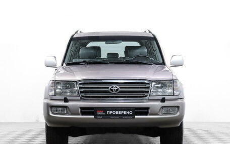 Toyota Land Cruiser 100 рестайлинг 2, 2004 год, 1 697 000 рублей, 2 фотография