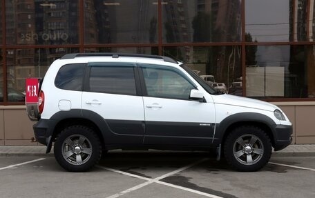 Chevrolet Niva I рестайлинг, 2018 год, 928 000 рублей, 5 фотография