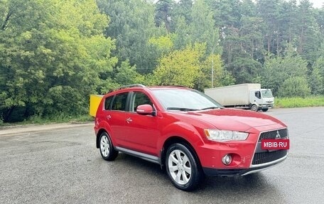 Mitsubishi Outlander III рестайлинг 3, 2011 год, 1 100 000 рублей, 3 фотография