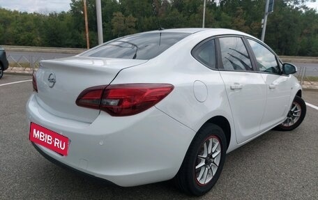 Opel Astra J, 2013 год, 1 050 000 рублей, 7 фотография