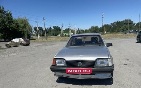 Opel Ascona C, 1982 год, 185 000 рублей, 2 фотография