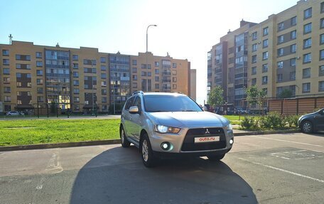 Mitsubishi Outlander III рестайлинг 3, 2011 год, 1 250 000 рублей, 2 фотография