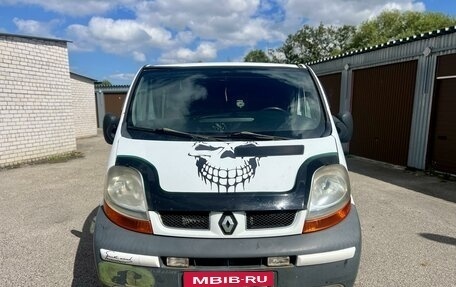 Renault Trafic, 2002 год, 699 000 рублей, 2 фотография