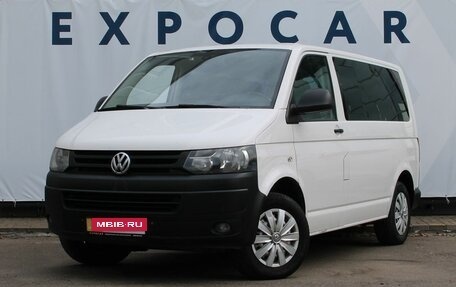 Volkswagen Caravelle T5, 2013 год, 1 499 000 рублей, 1 фотография