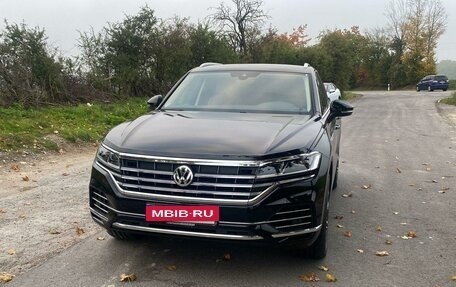 Volkswagen Touareg III, 2019 год, 5 700 000 рублей, 2 фотография