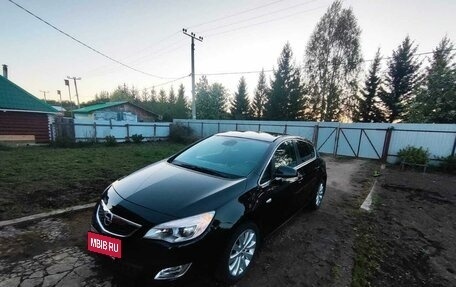 Opel Astra J, 2010 год, 970 000 рублей, 2 фотография