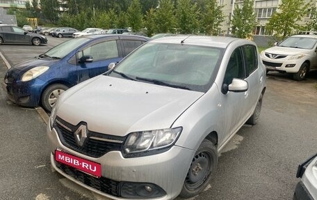 Renault Sandero II рестайлинг, 2015 год, 900 000 рублей, 4 фотография