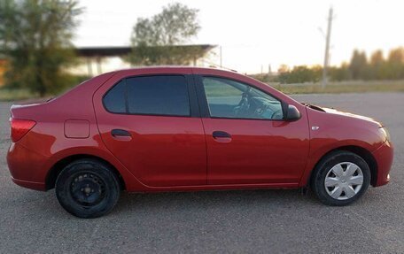 Renault Logan II, 2015 год, 650 000 рублей, 2 фотография