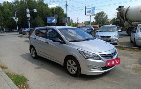 Hyundai Solaris II рестайлинг, 2015 год, 1 350 000 рублей, 2 фотография