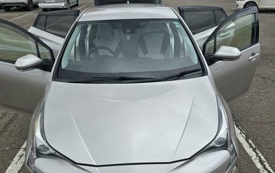 Toyota Prius IV XW50, 2016 год, 2 000 000 рублей, 1 фотография