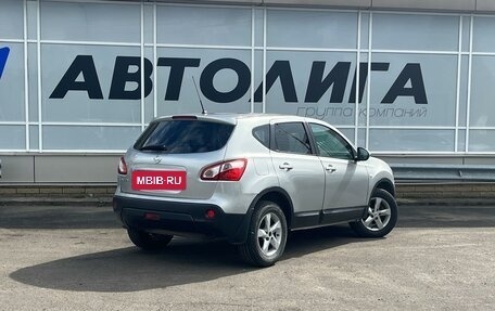 Nissan Qashqai, 2011 год, 792 000 рублей, 2 фотография