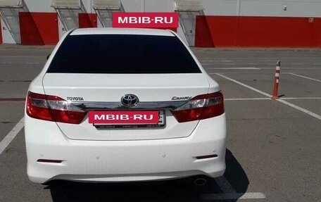 Toyota Camry, 2012 год, 1 850 000 рублей, 2 фотография