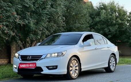 Honda Accord IX рестайлинг, 2013 год, 1 680 000 рублей, 10 фотография