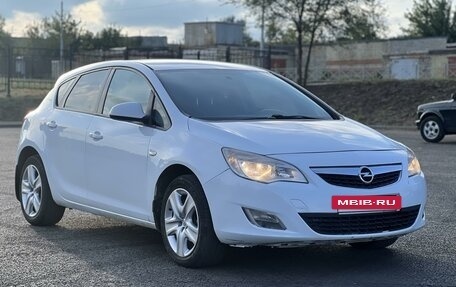 Opel Astra J, 2011 год, 710 000 рублей, 6 фотография