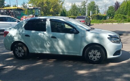 Renault Logan II, 2015 год, 585 000 рублей, 2 фотография