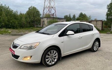 Opel Astra J, 2011 год, 555 000 рублей, 1 фотография