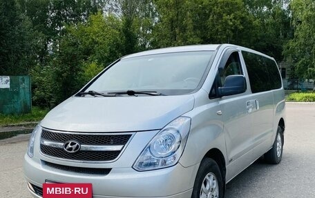 Hyundai Grand Starex Grand Starex I рестайлинг 2, 2009 год, 1 600 000 рублей, 2 фотография