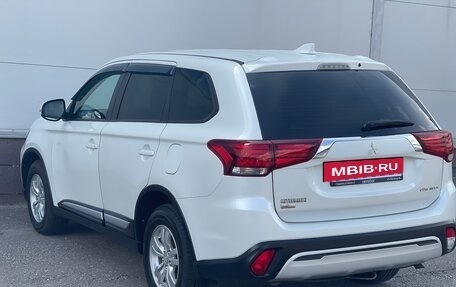 Mitsubishi Outlander III рестайлинг 3, 2019 год, 2 177 000 рублей, 4 фотография