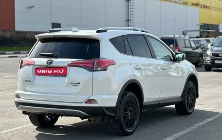 Toyota RAV4, 2017 год, 2 820 000 рублей, 6 фотография