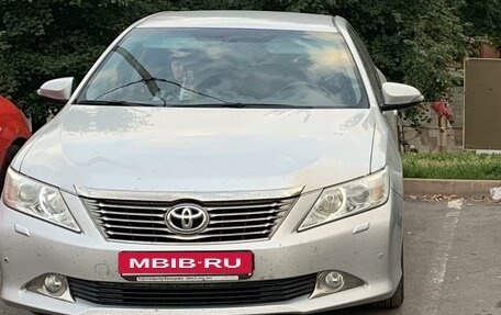 Toyota Camry, 2012 год, 1 777 000 рублей, 2 фотография