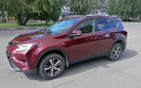 Toyota RAV4, 2018 год, 2 200 000 рублей, 4 фотография