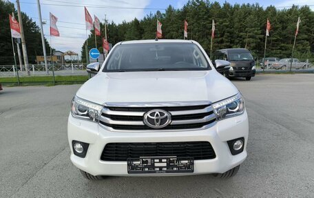 Toyota Hilux VIII, 2016 год, 3 279 000 рублей, 2 фотография