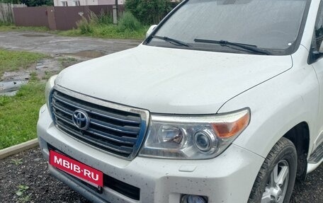 Toyota Land Cruiser 200, 2013 год, 4 000 000 рублей, 2 фотография