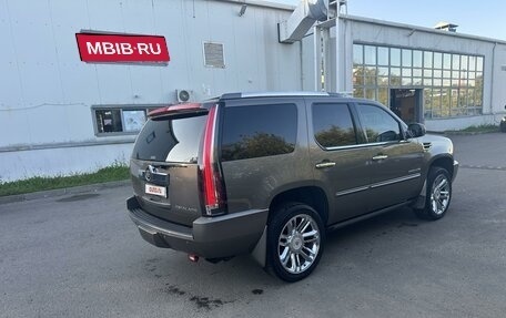 Cadillac Escalade III, 2011 год, 2 400 000 рублей, 2 фотография