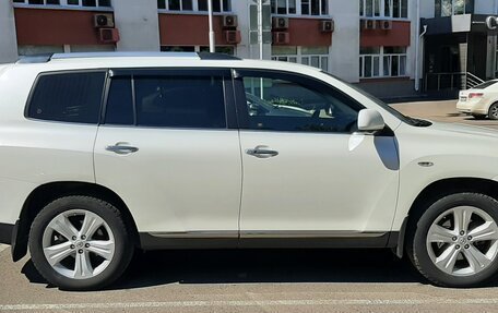 Toyota Highlander III, 2011 год, 3 350 000 рублей, 4 фотография