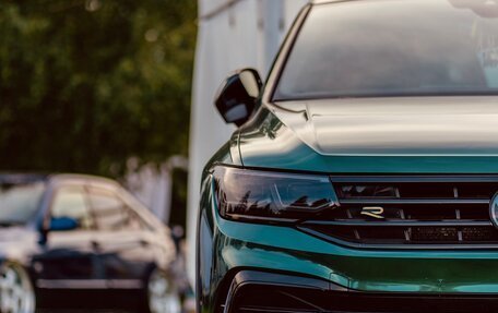 Volkswagen Tiguan II, 2021 год, 4 250 000 рублей, 2 фотография