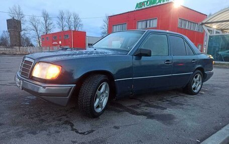 Mercedes-Benz E-Класс, 1994 год, 350 000 рублей, 1 фотография