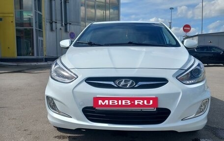 Hyundai Solaris II рестайлинг, 2014 год, 1 500 000 рублей, 2 фотография