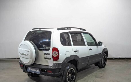 Chevrolet Niva I рестайлинг, 2018 год, 849 000 рублей, 5 фотография