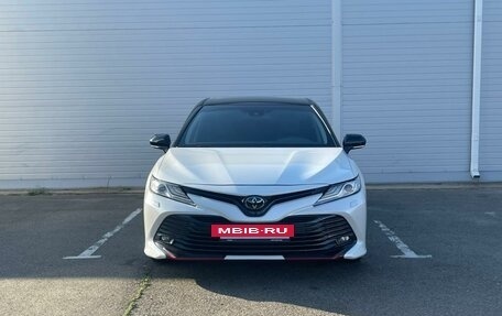 Toyota Camry, 2020 год, 3 245 000 рублей, 5 фотография