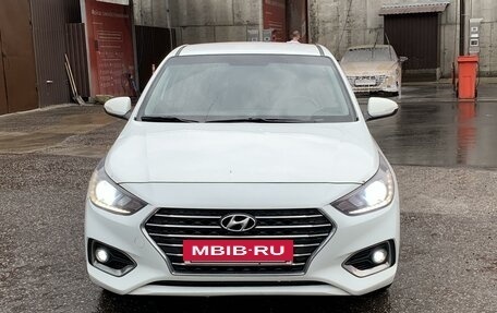 Hyundai Solaris II рестайлинг, 2018 год, 1 350 000 рублей, 2 фотография