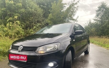 Volkswagen Polo VI (EU Market), 2011 год, 830 000 рублей, 2 фотография