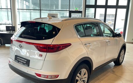 KIA Sportage IV рестайлинг, 2018 год, 2 300 000 рублей, 5 фотография