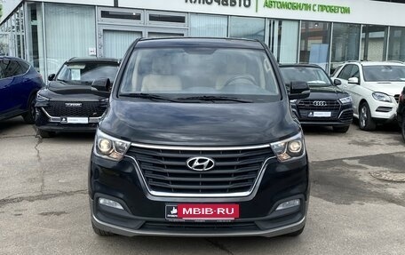 Hyundai H-1 II рестайлинг, 2018 год, 3 120 000 рублей, 2 фотография